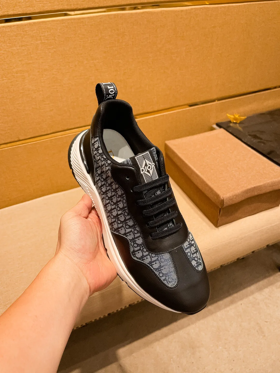 Men's shoes💰 460💰🔥[Dior]🔥Men's high-end brand of shoes official website 1:1 latest masterpiece: the upper is made of Italian imported first-layer cowhide with a comfortable and breathable lining➕original non-slip and wear-resistant outsole🔥, making walking more convenient and comfortable! An exclusive new model, a stunning work, a beautiful 1:1 replica [color] compared to the official quality! Create a fashionable personality to set off your uniqueness! A must-have for trendy men! Classic🔥Size: 38-44 Color: 🔥 2⃣️colors available🔥